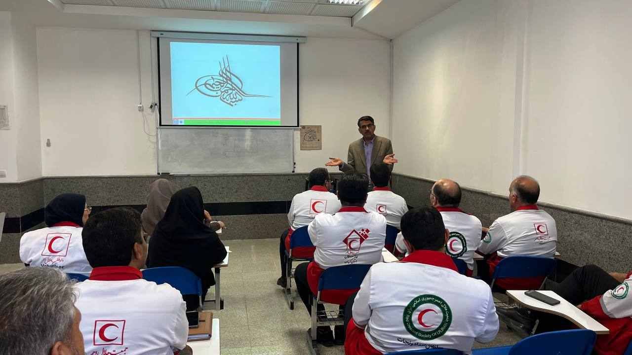 برگزاری دوره آموزشی تخصصی پایه لجستیک بشردوستانه ویژه مدیران هلال احمر کرمان