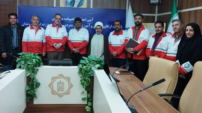 شهردار کرمان عضو داوطلب هلال احمر شد