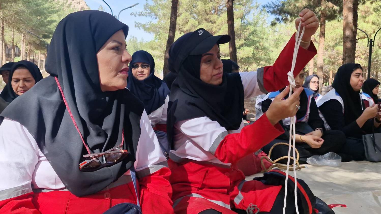 توان افزایی یکصد بانوی امدادگر کرمانی در جنگل پردیسان