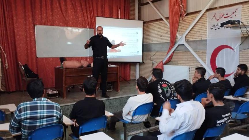 آموزش ٢۵٠ شهروند کوهبنانی توسط هلال احمر در تابستان